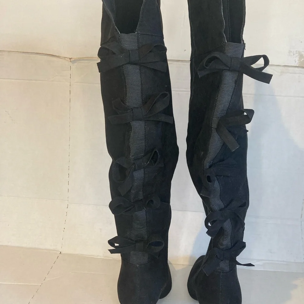 Fashion Nova Elegant Black Knee-High Women Stylish Boots 7W